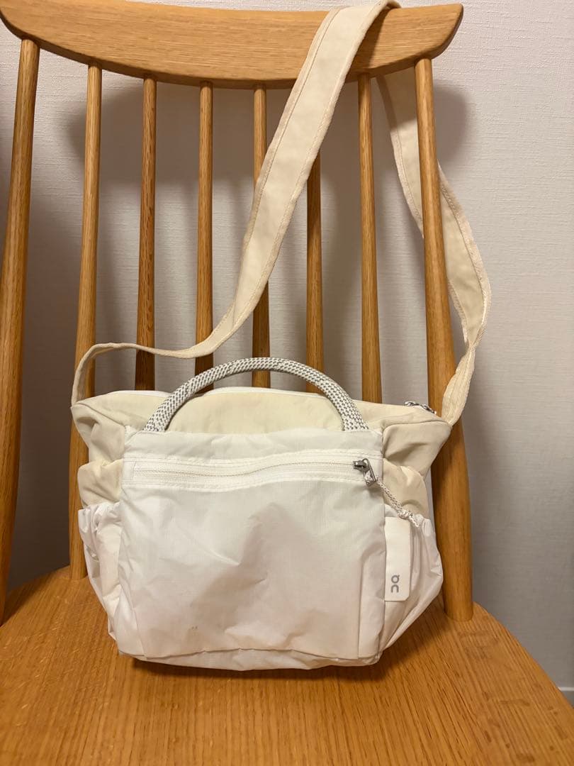On ミニトートバッグ　ホワイト