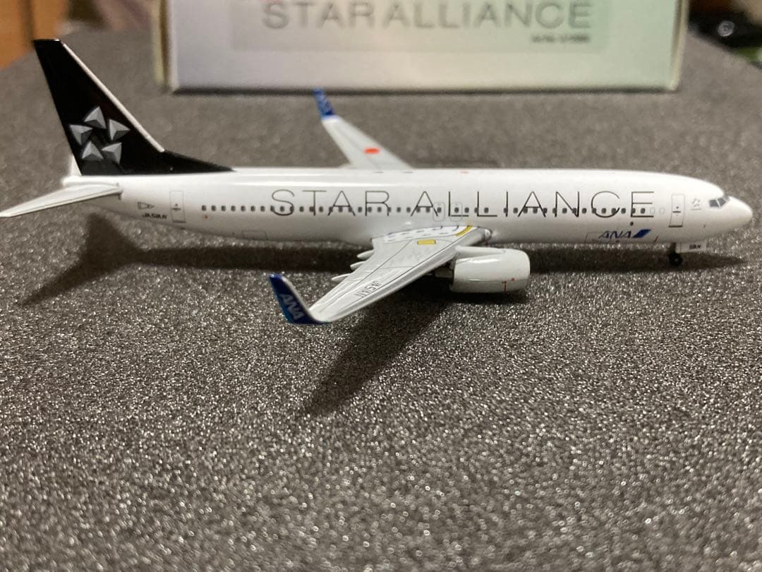 ANA B737-800 スターアライアンス塗装 1/400 JA51AN