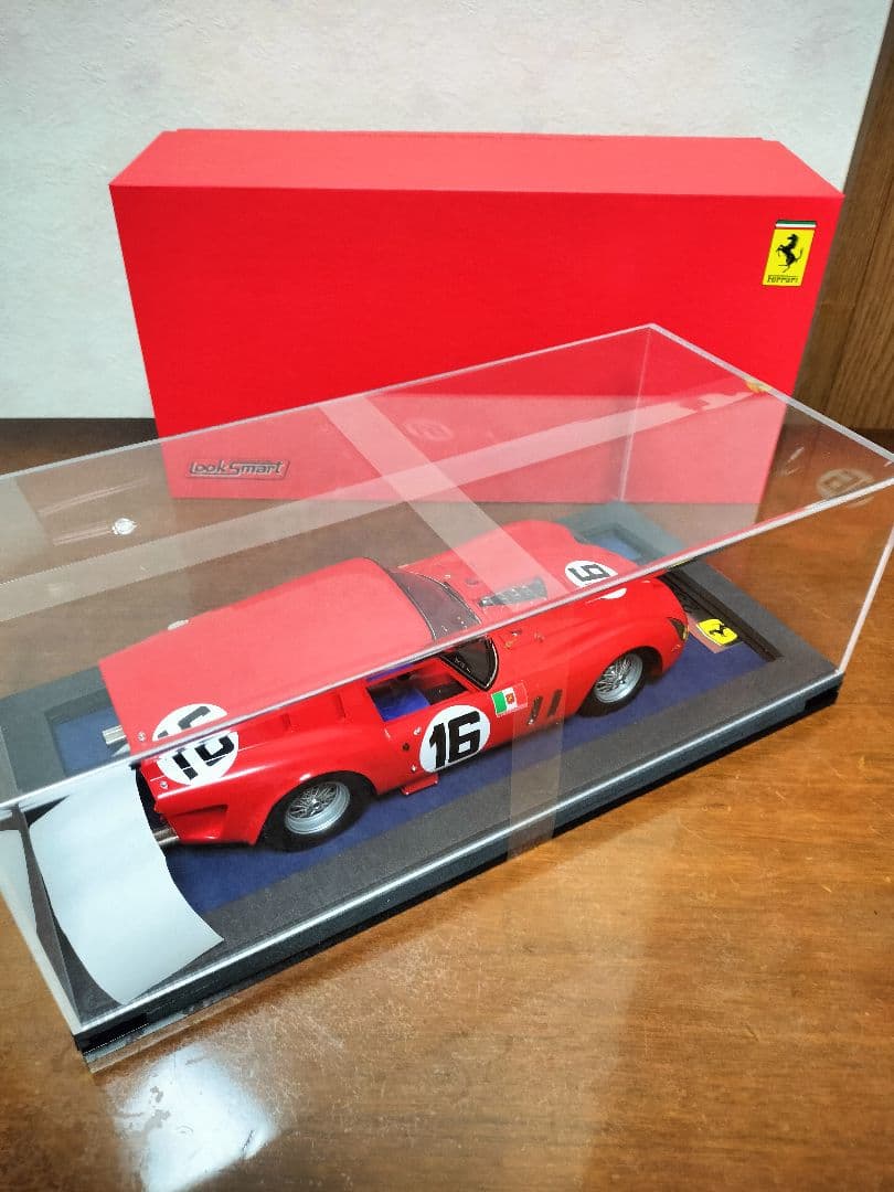 ルックスマート1/18 フェラーリ250GT ブレッド.バン 1962ル・マン