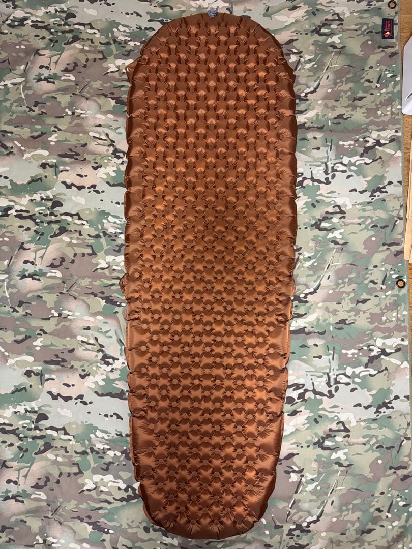 ネイチャーハイク　エアマット　R値5.8 マミーショート