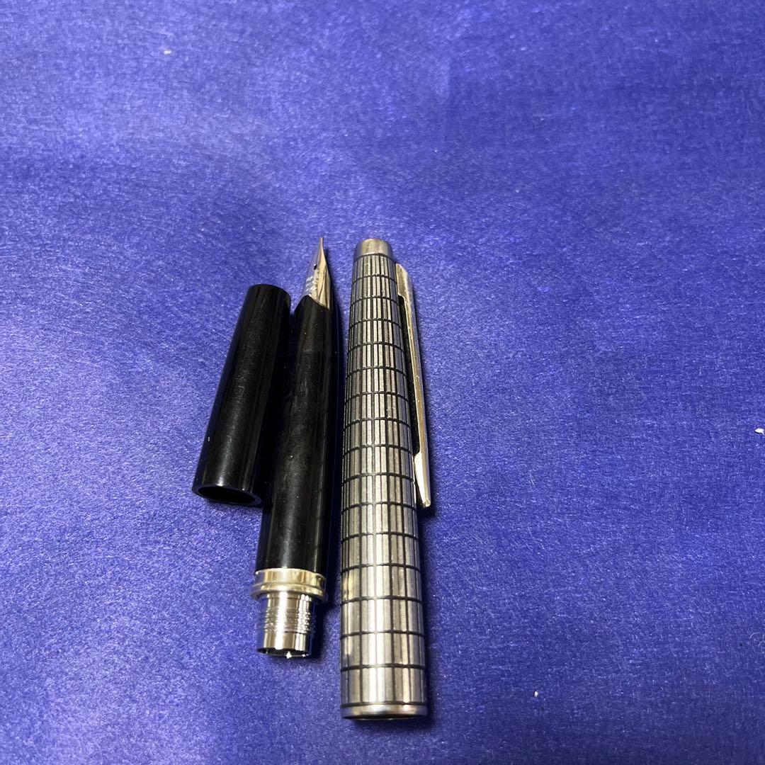 K*o様 パイロットElite 万年筆 18K 750 格子柄