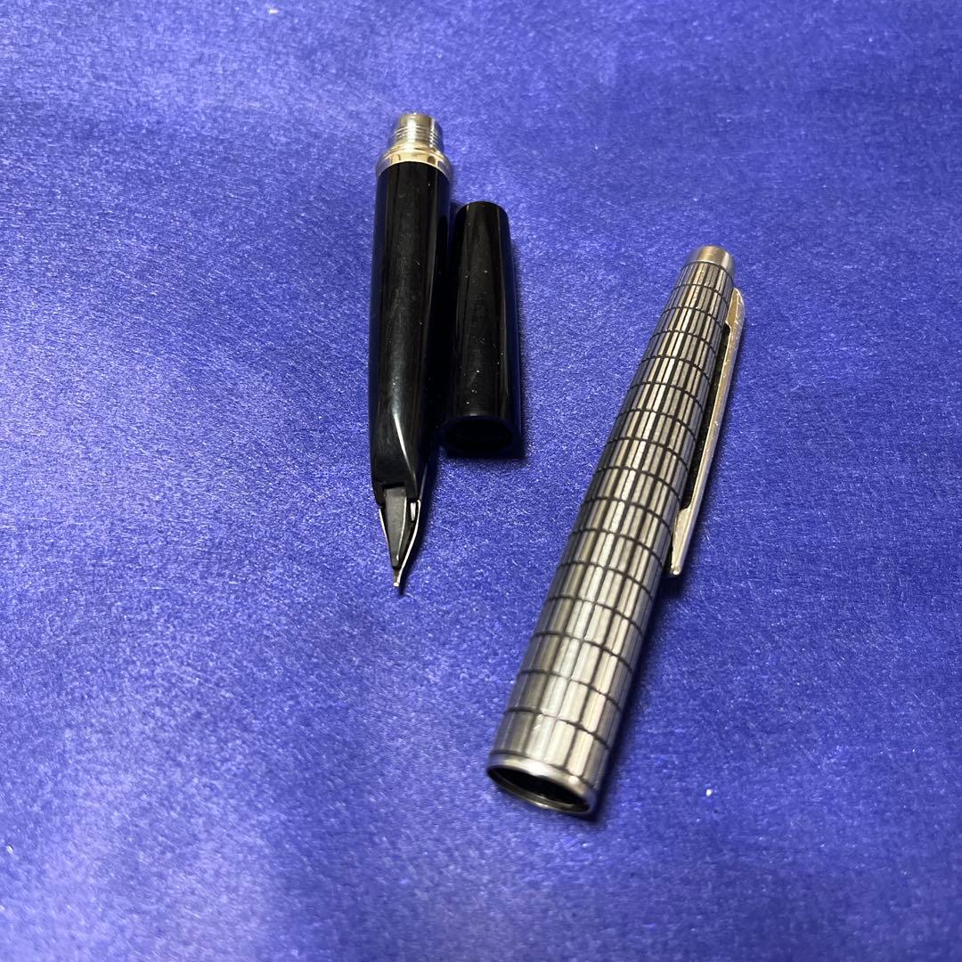 K*o様 パイロットElite 万年筆 18K 750 格子柄