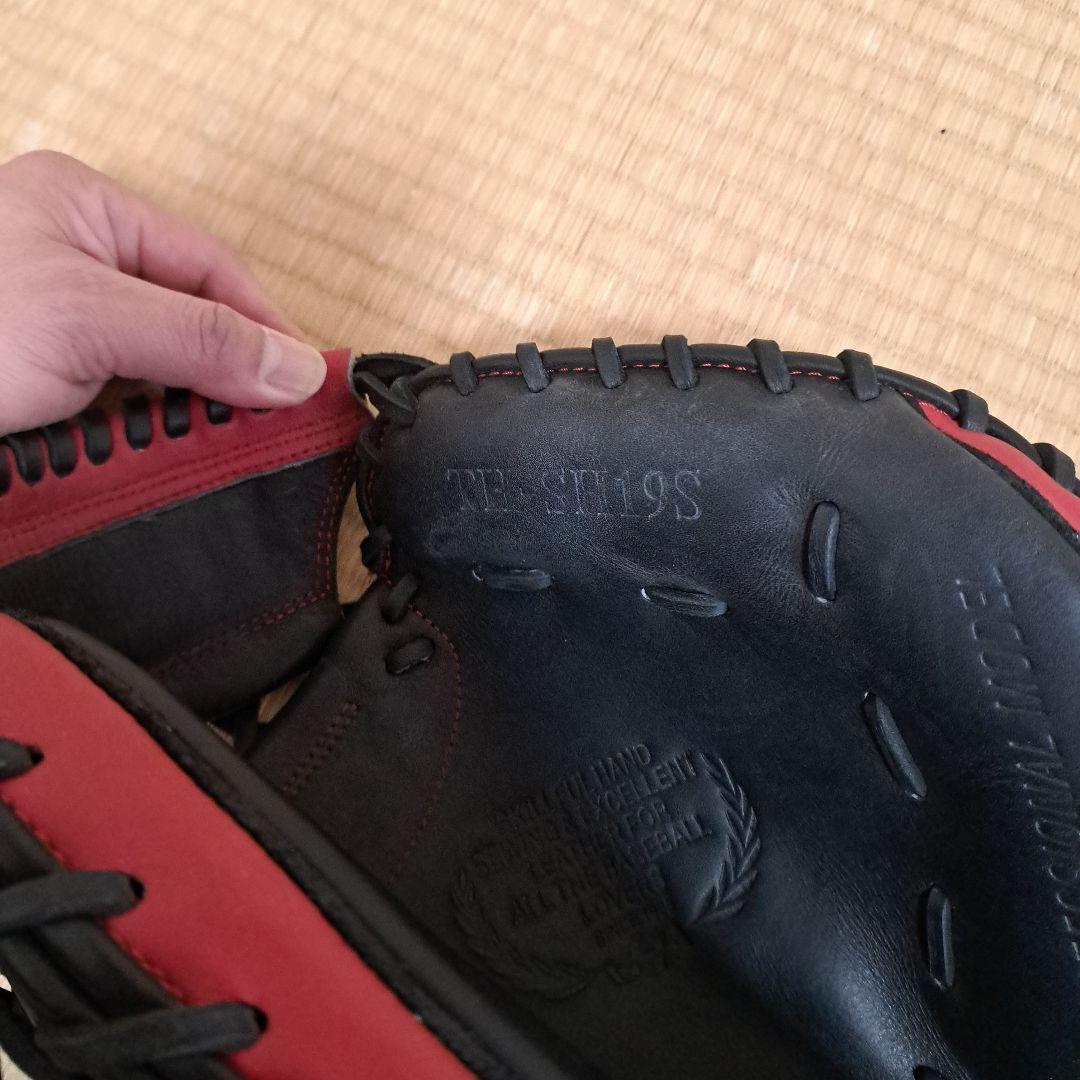 【限定値下げ】ハタケヤマ　甲斐モデル　軟式グローブ 黒/赤 右投げ用