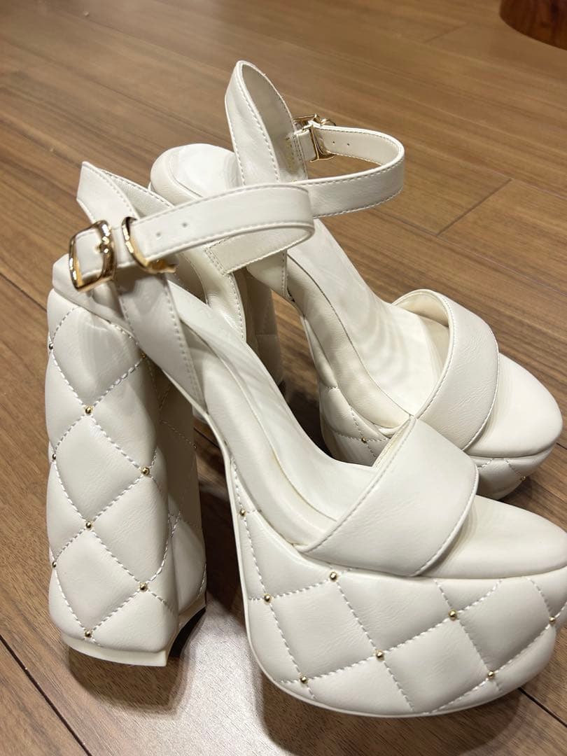 ダイアナ　DIANA キルティングサンダル　Mサイズ