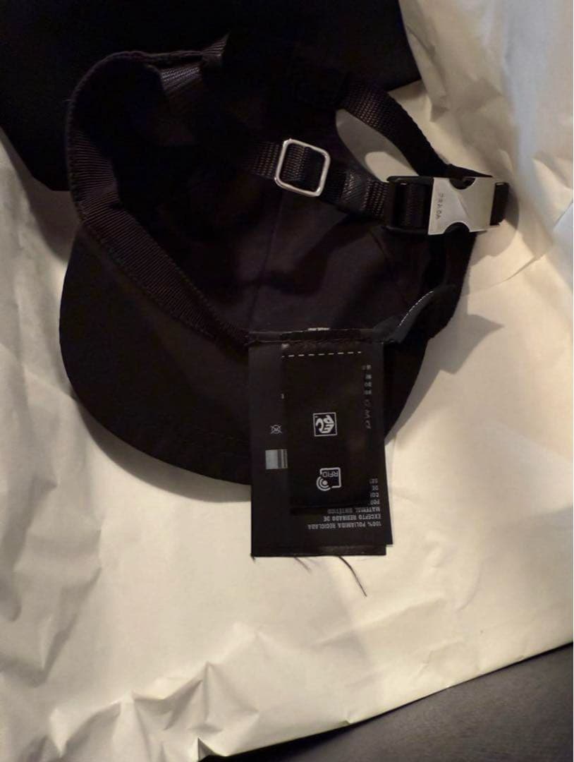 PRADA ブラックナイロンキャップ【犬用 美品】箱なし