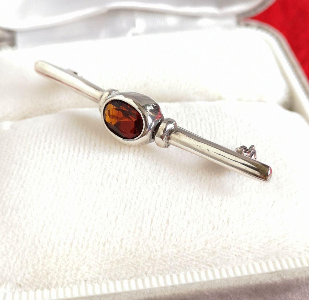 ヴィンテージ シルバー製 ブローチ 宝石 ガーネット アールデコフォルム 697