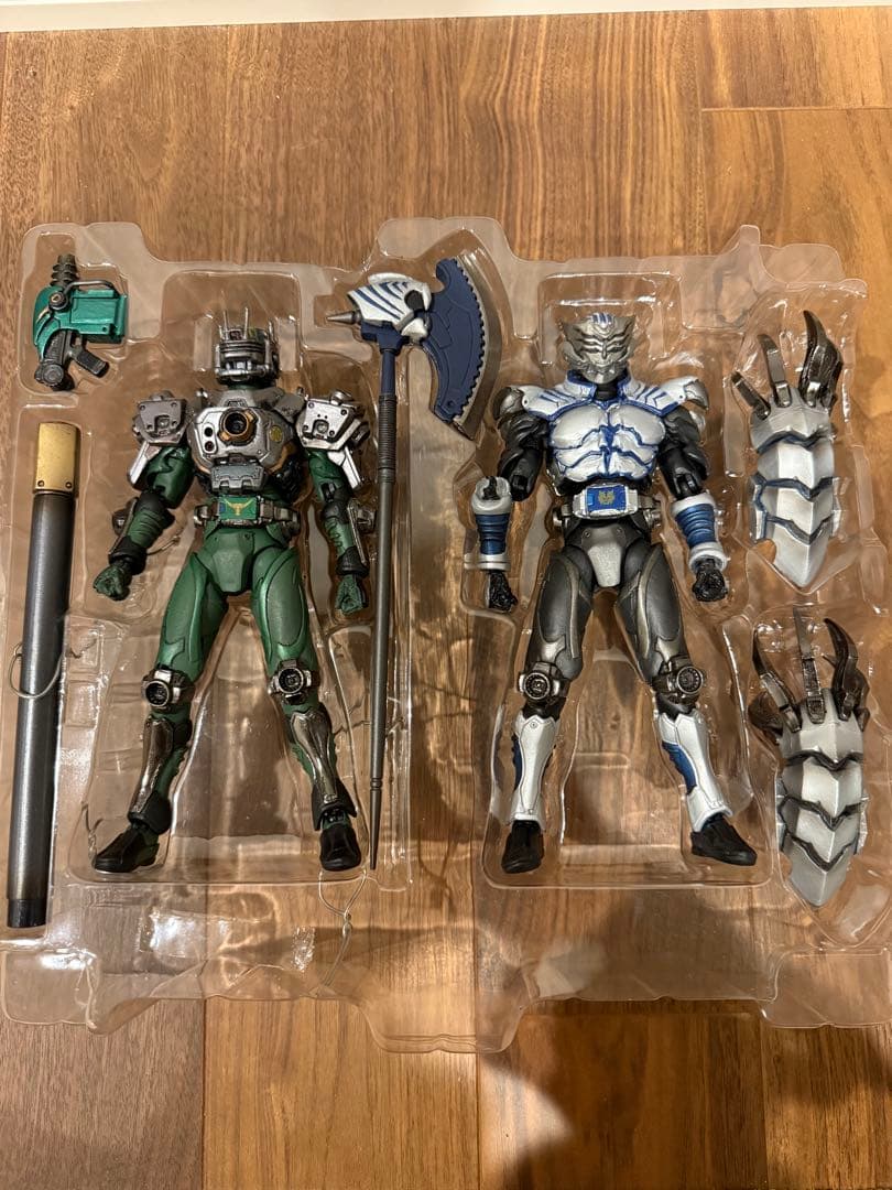 SIC 仮面ライダーイクサ&ダークキバ SIC 仮面ライダーゾルダ&タイガ