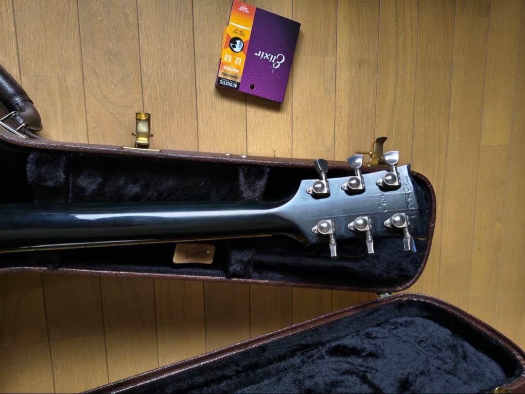 Gibson Elvis Dove Special Edition 2009年製