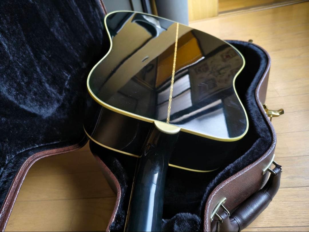 Gibson Elvis Dove Special Edition 2009年製