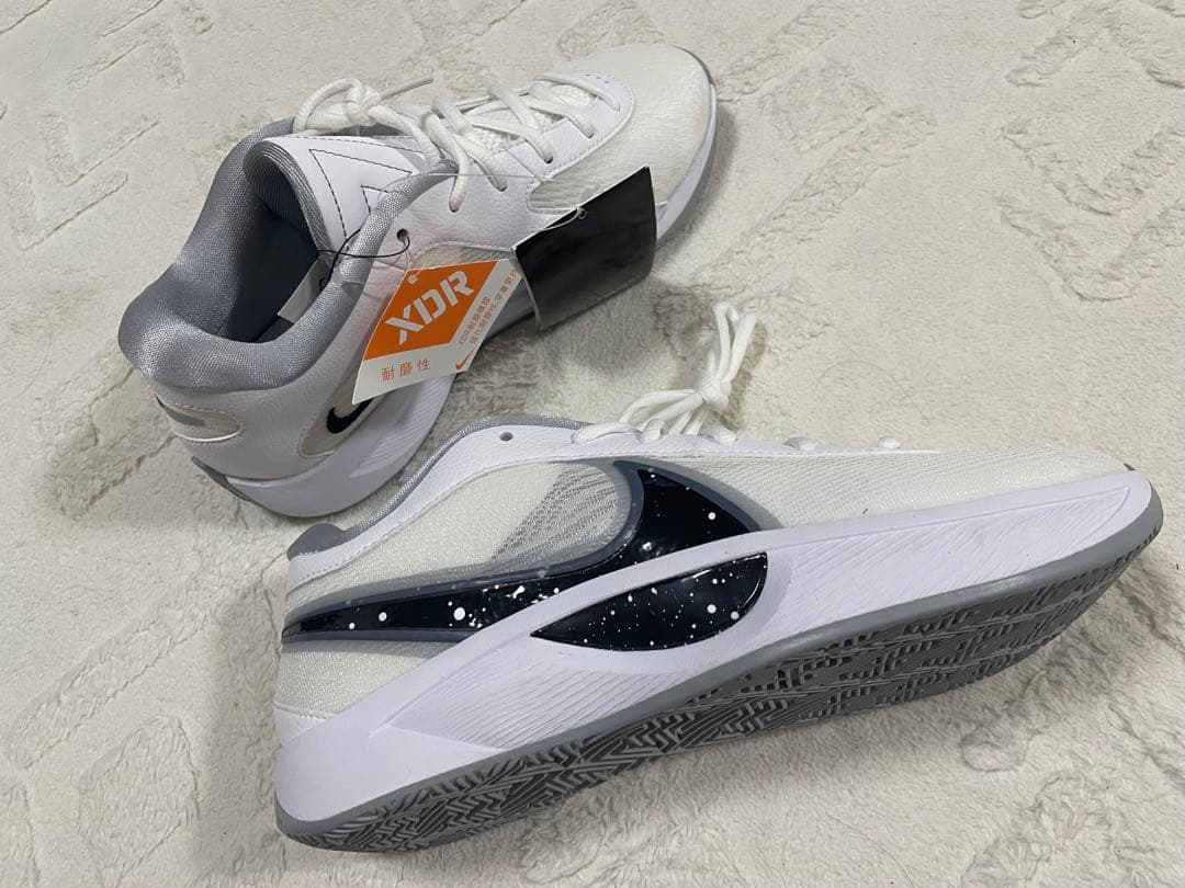 【新品】NIKE ヤニスフリーク6 ホワイト 25cm