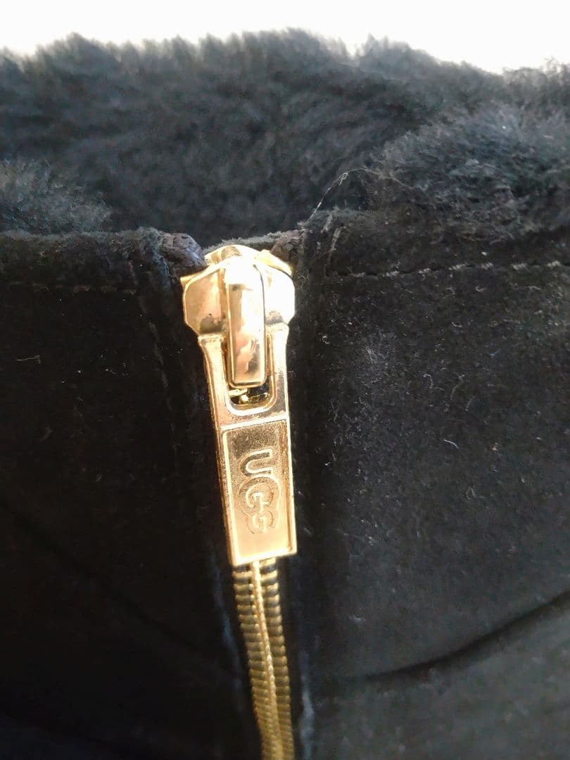 未使用　UGG ブラック Classicムートンブーツ