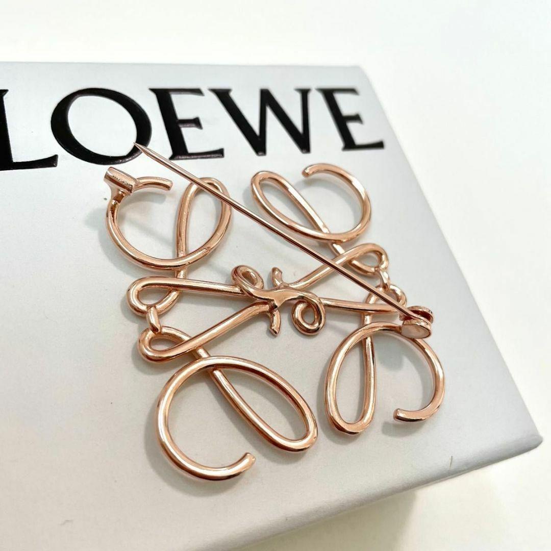 ロエベ ブローチ Anagram brooch in l ロゴ ゴールド