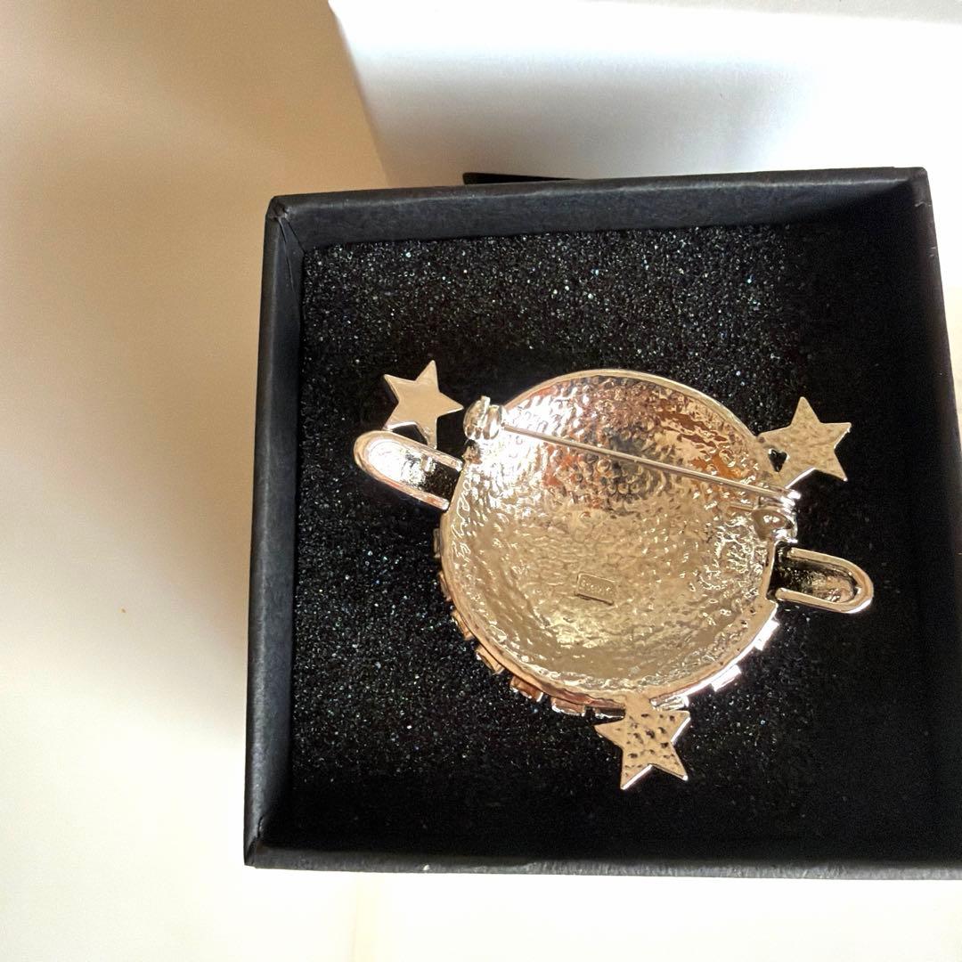 Rene 新品　ブローチ