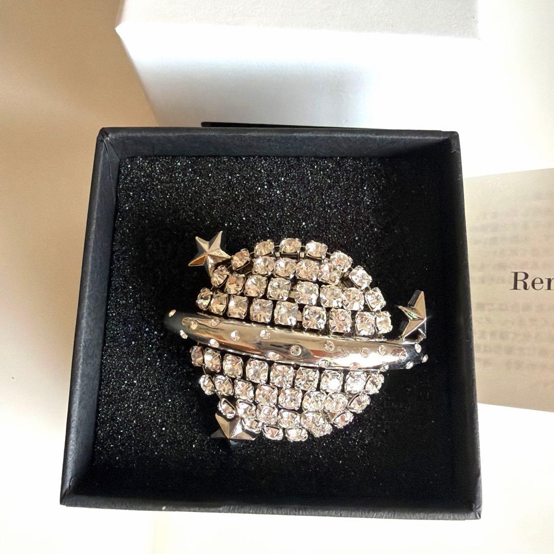 Rene 新品　ブローチ