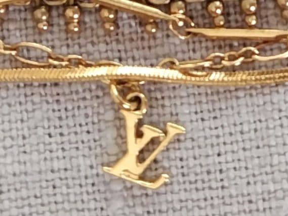 ☆レア品☆LOUIS VUITTON ブローチ リボン　①