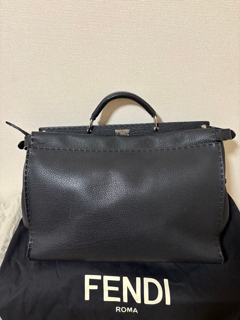FENDI ピーカブー　ブラック ラージ