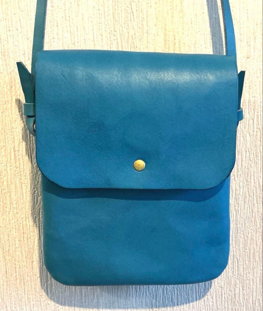 【完売品】HERZ ヘルツ　2部屋サコッシュ　セルリアンブルー