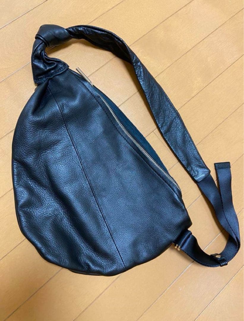 POMTATA ポンタタ カウレザー キャンディ　ボディバッグ