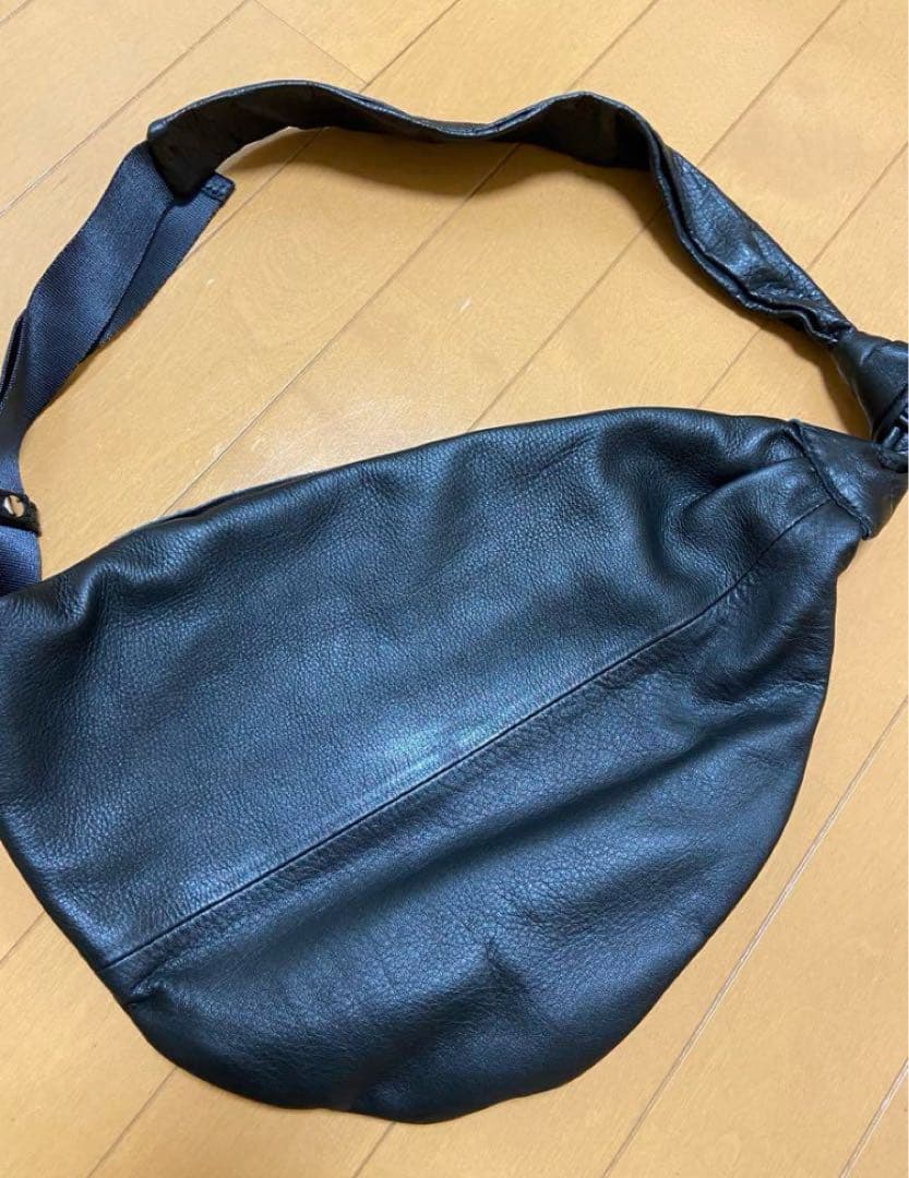 POMTATA ポンタタ カウレザー キャンディ　ボディバッグ