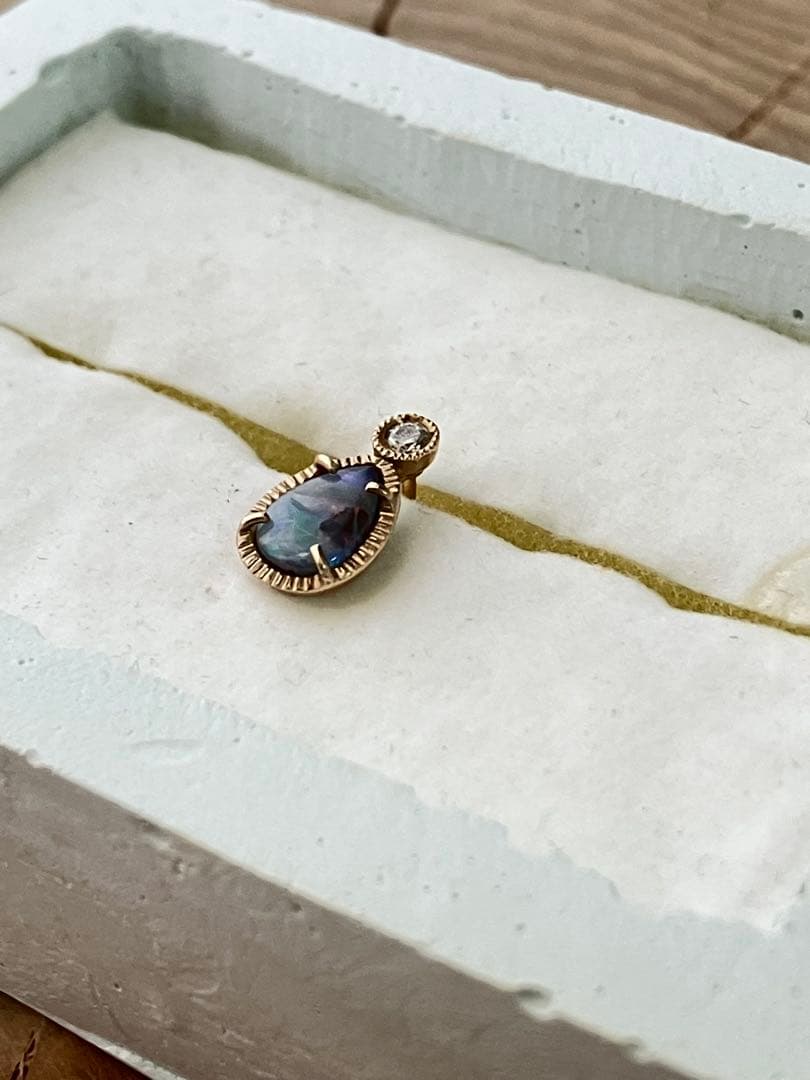 Tatsuo Nagahata タツオ ナガハタ　ボルダーオパール　ピアス