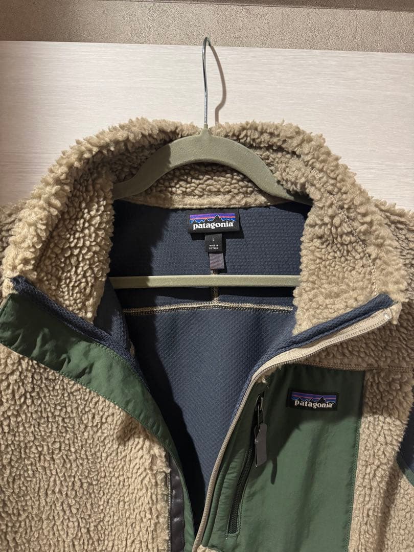 patagonia フリース ベスト ベージュ/グリーン