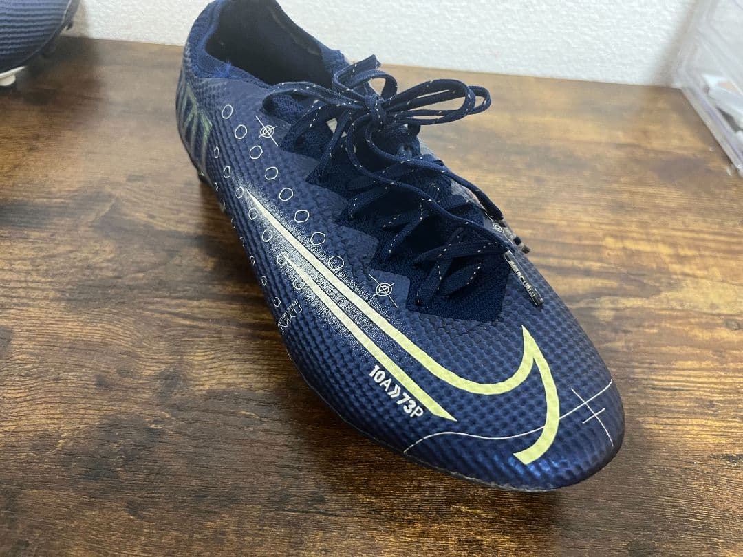 ナイキサッカースパイクマーキューリアルヴェイパー13エリートcr7