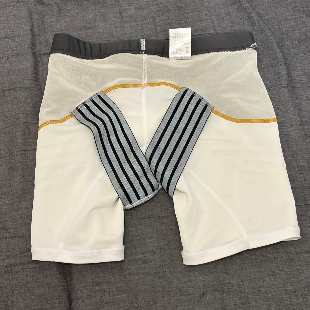 asics ショートタイツ ホワイト Sサイズ