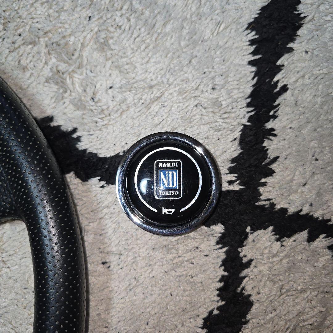 ナルディ　ステアリング　ハンドル　パンチングレザー　レットステッチ