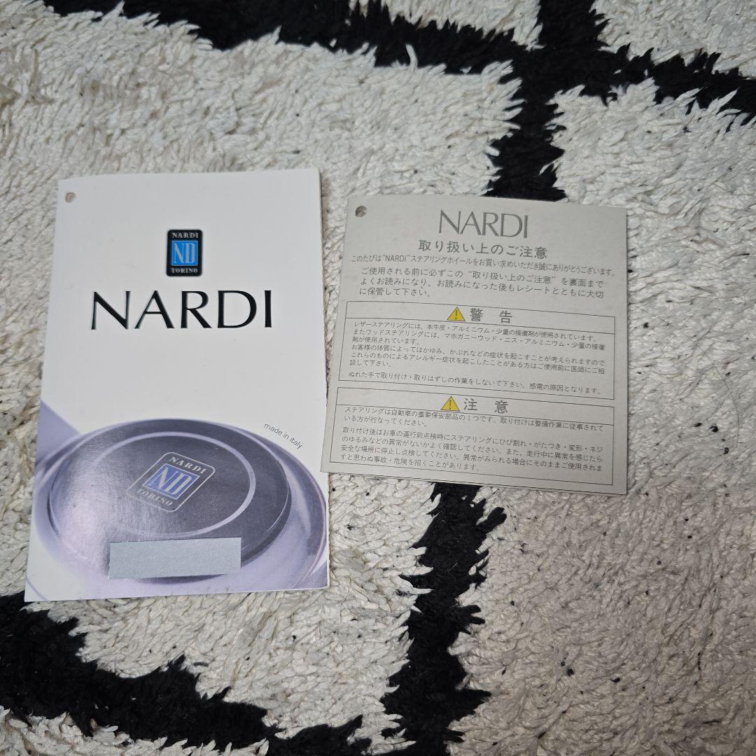 ナルディ　ステアリング　ハンドル　パンチングレザー　レットステッチ