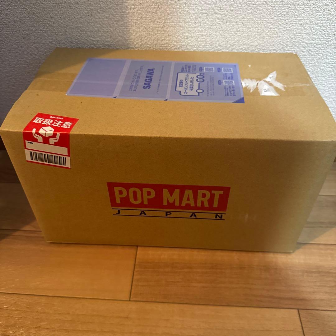 LABUBU Big into Energy ぬいぐるみ