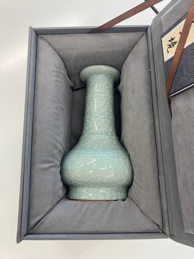 日本では希少な「東土」ブランドの龍泉青磁