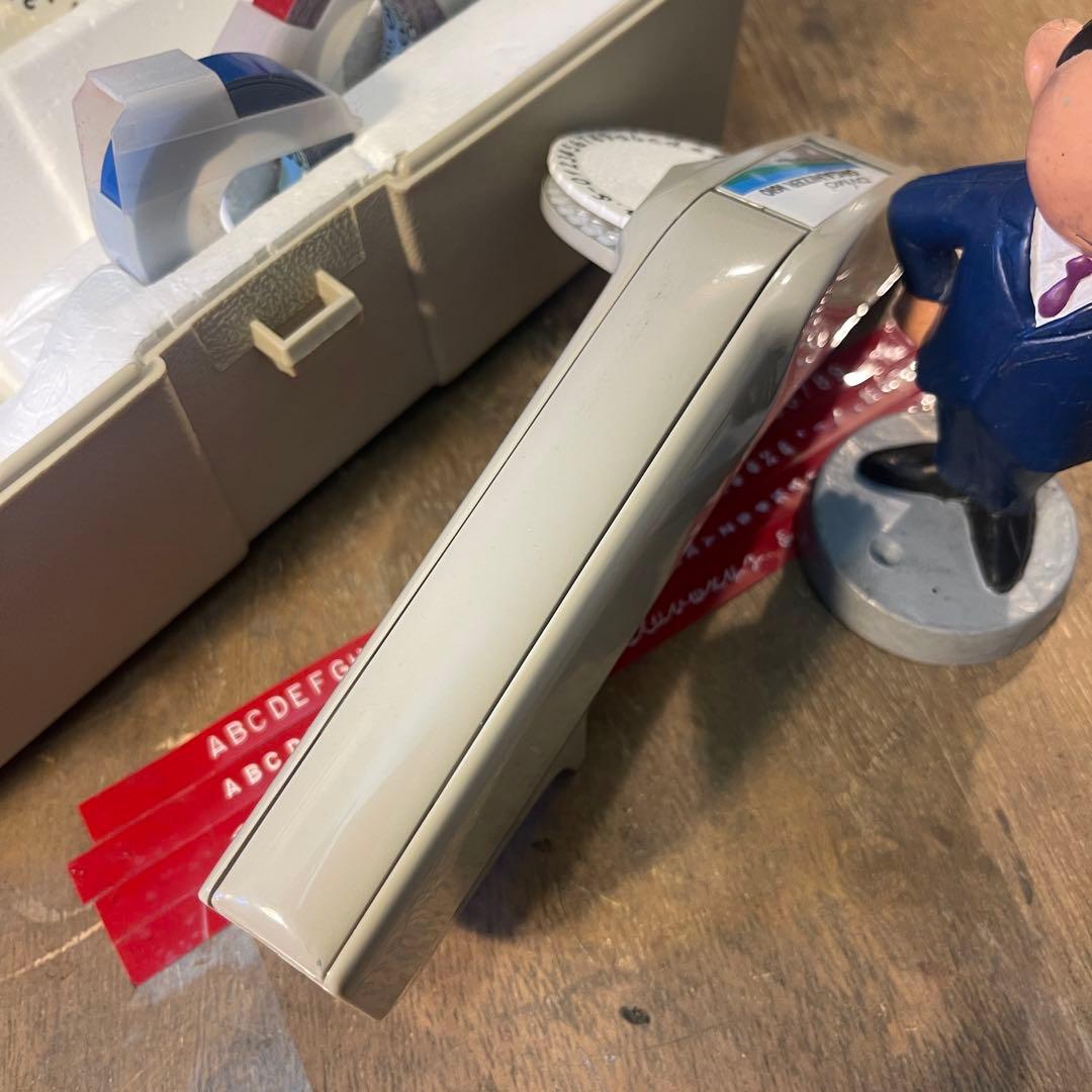 ■製品保証■ 【繋がる筆記体・文字盤4個】ダイモ 1610 DYMO 16211