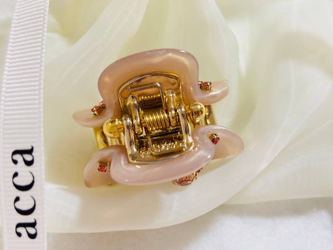 【極美品】acca クリップ　スワロフスキー　ヘアクリップ