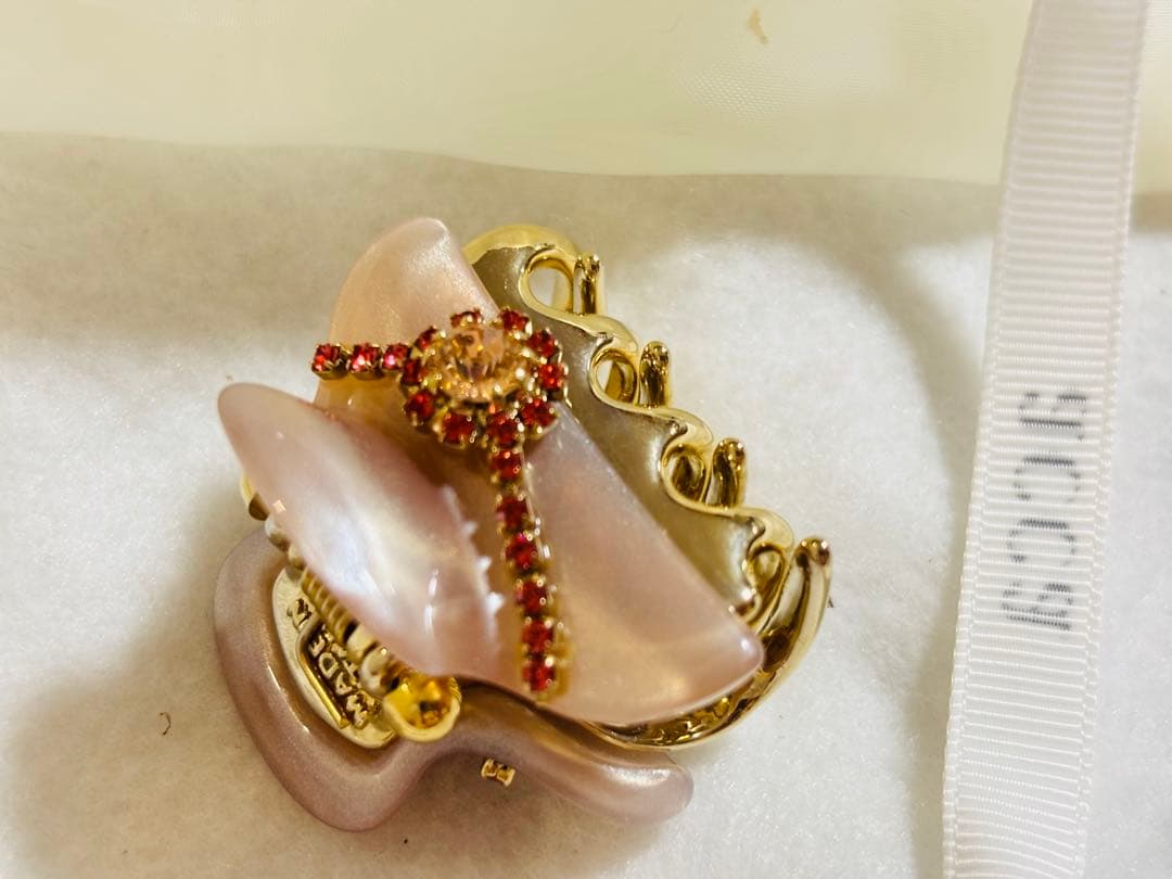 【極美品】acca クリップ　スワロフスキー　ヘアクリップ