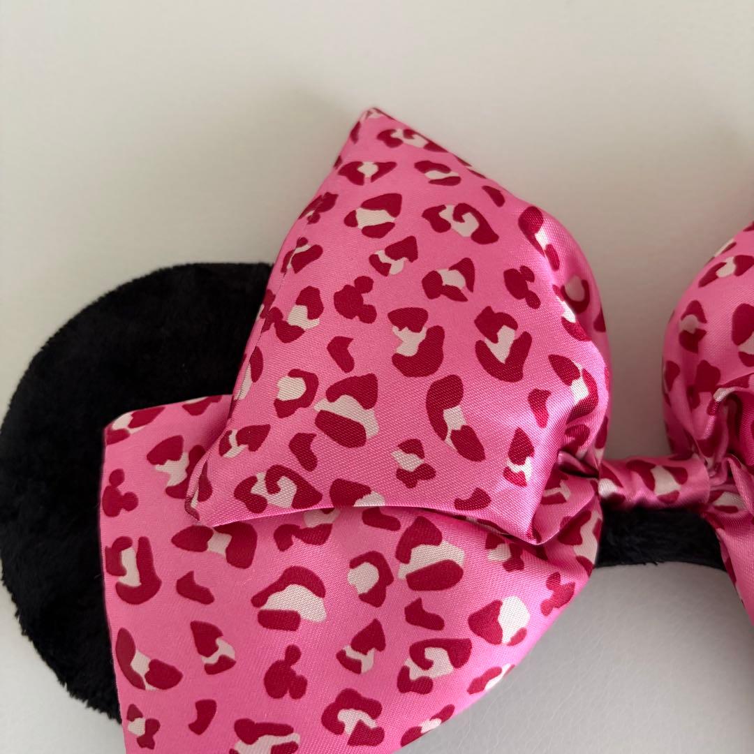 ディズニー　ピンクヒョウ柄　カチューシャ　ミニーちゃん　リボン