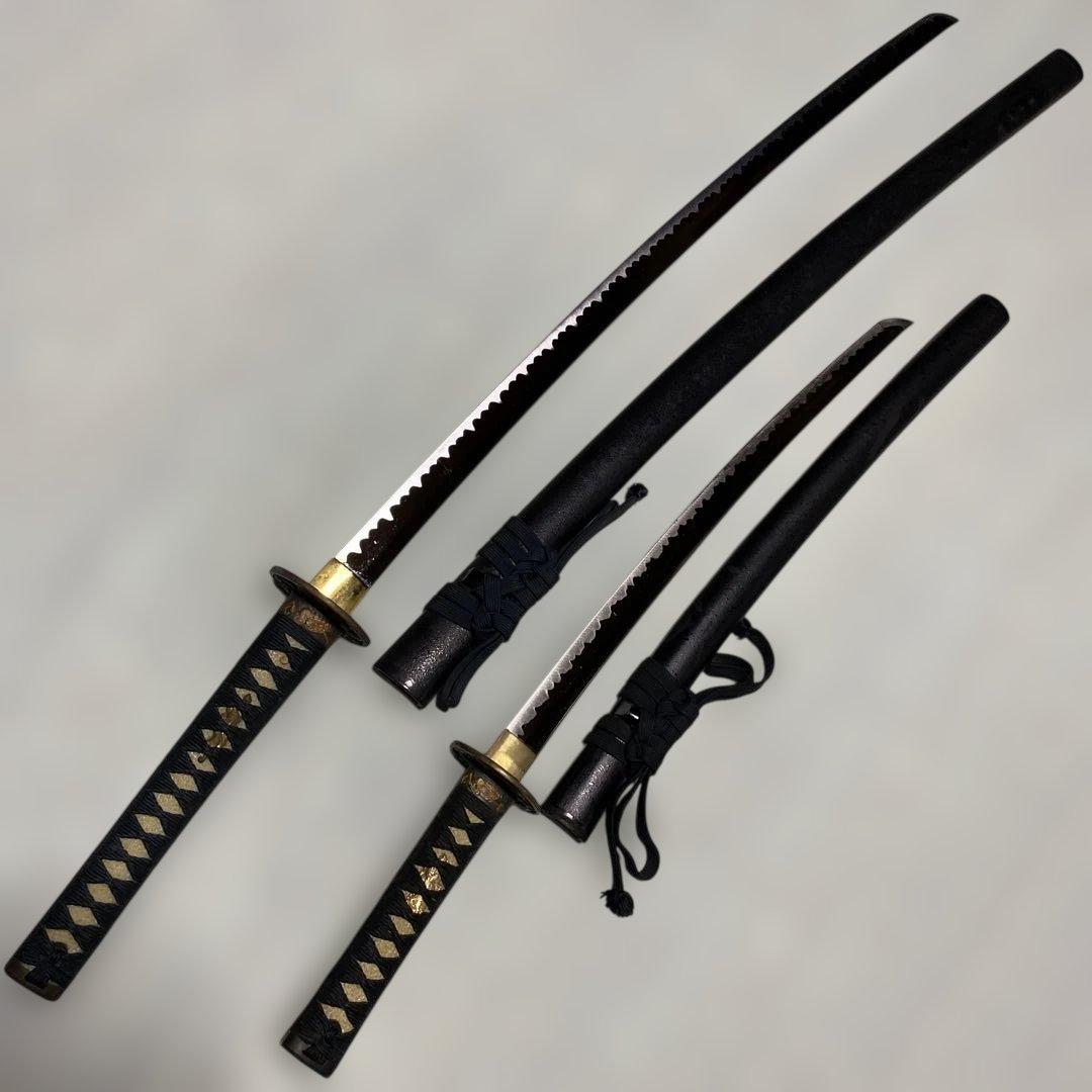 格安模造刀大小２本 濃緑柄 龍彫透し丸鍔 黒梨地鞘