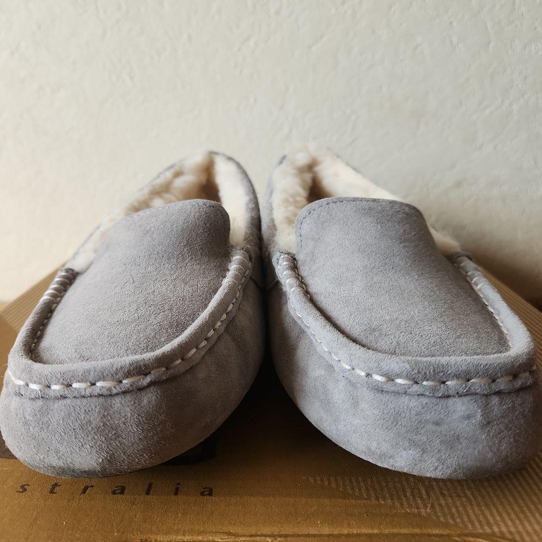 UGG　モカシン　ライトグレー