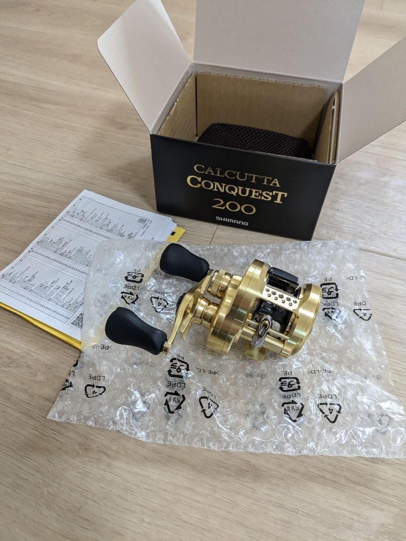 新品☆未使用　シマノ 21 カルカッタコンクエスト 200 ベイトリール