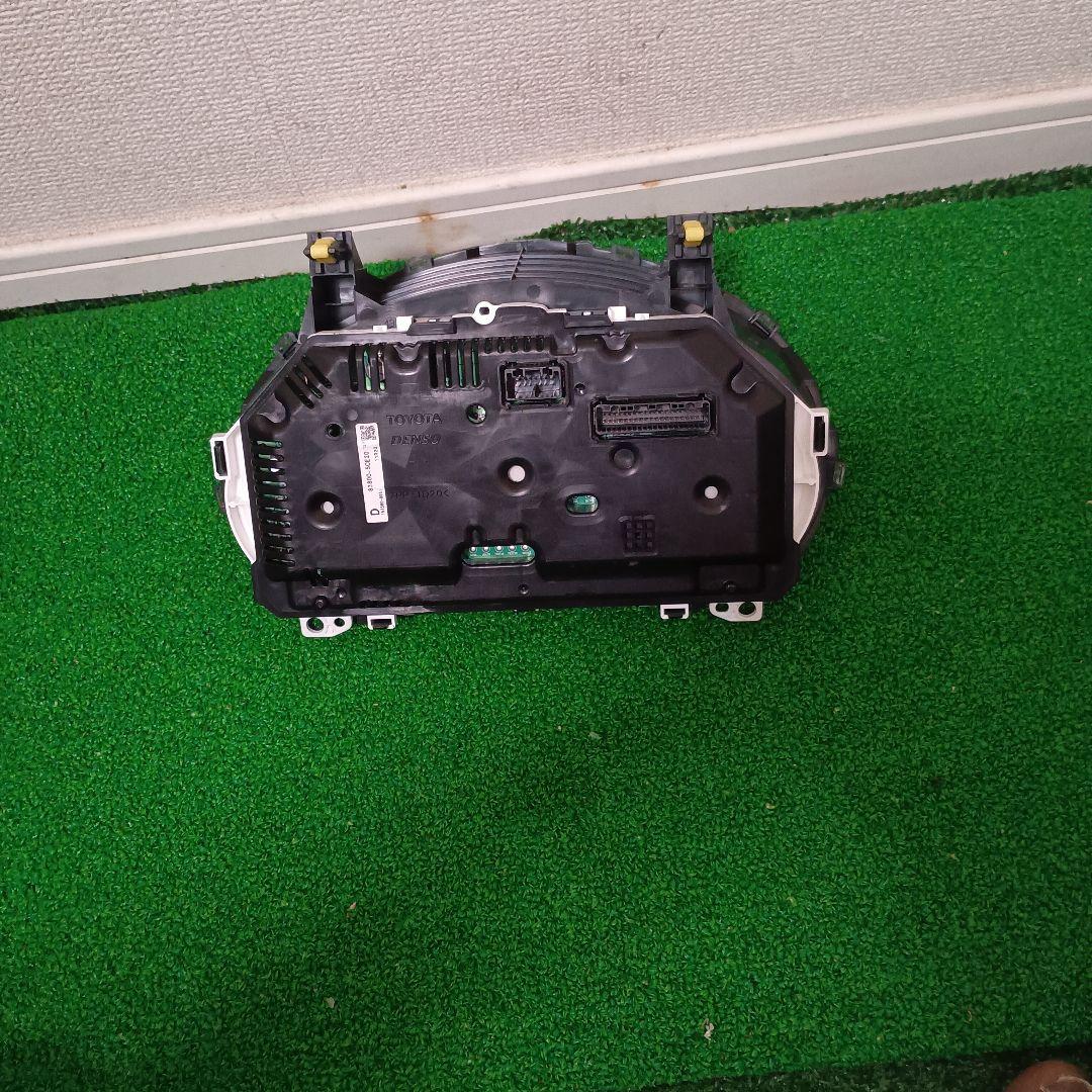 トヨタ ヴィッツ NCP120 スピードメーター メーターASSY 走行距離