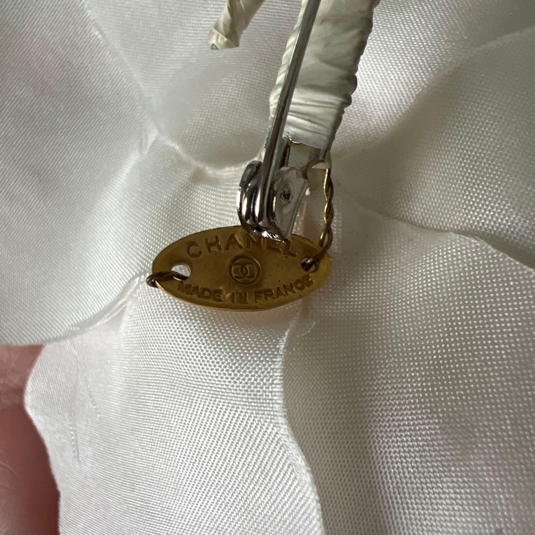 CHANEL カメリアコサージュ ブローチ 白 入卒式