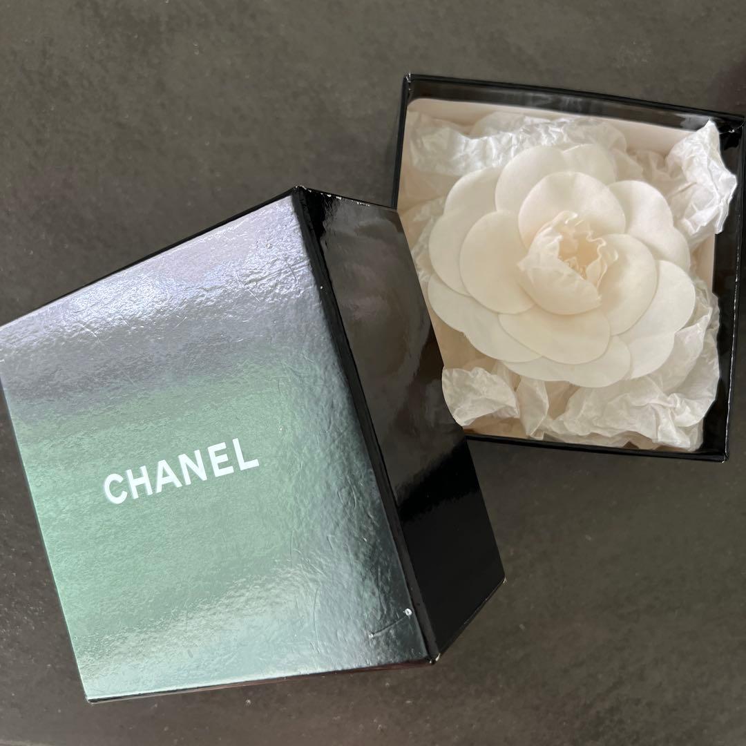 CHANEL カメリアコサージュ ブローチ 白 入卒式