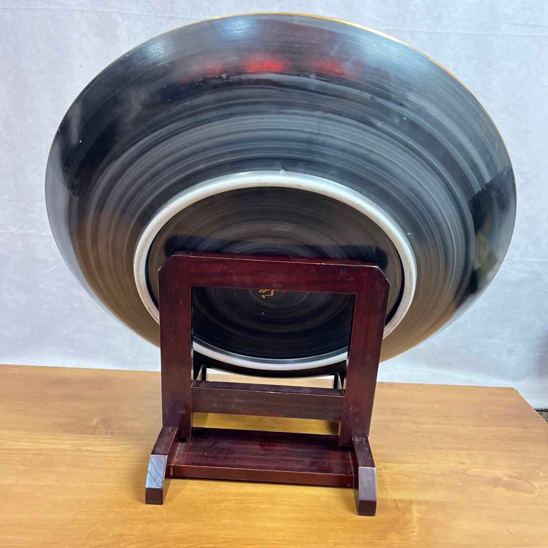 有田焼 15号飾皿 赤濃梅 泰明窯 飾り皿 直径47cm 台座付き 梅柄 手書き