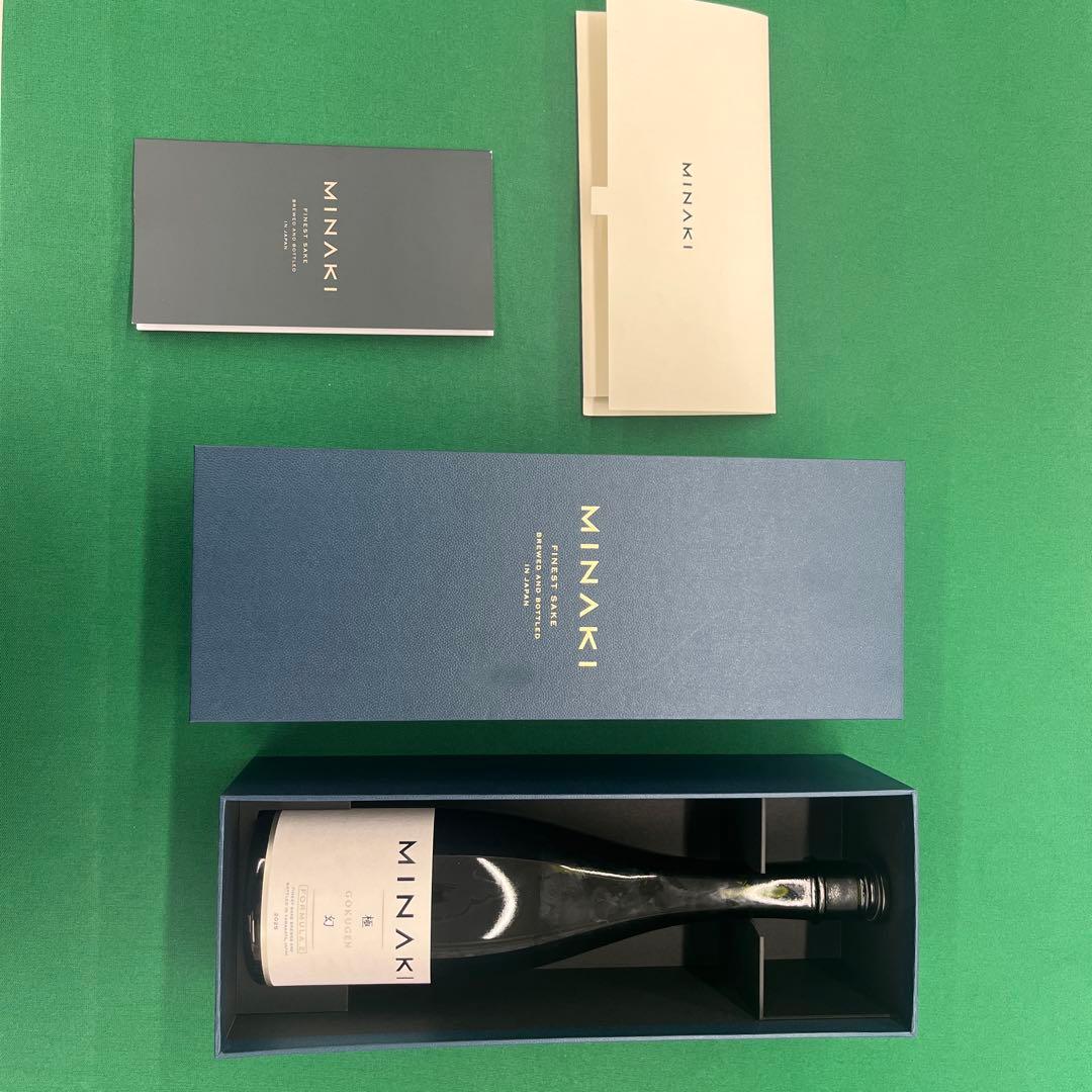 MINAKI フィネストサケ ギフトボックスの空箱と空瓶です！