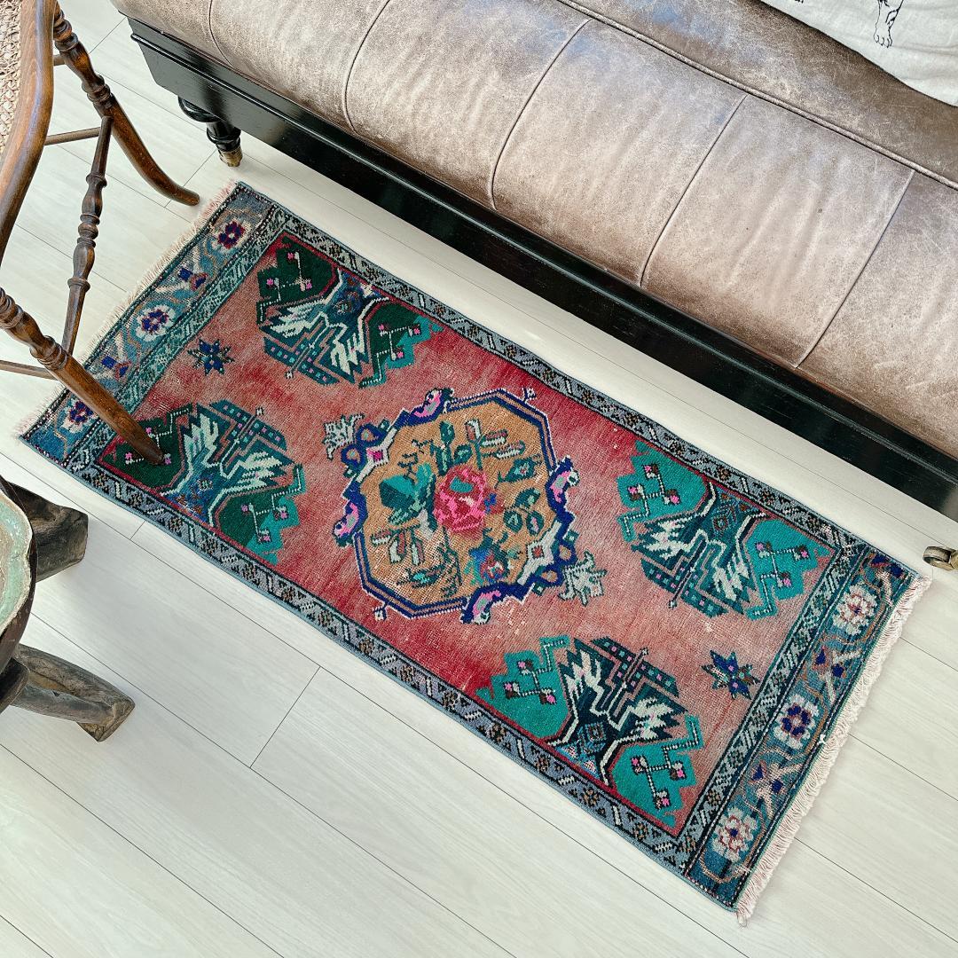 トルコ ヴィンテージラグ A72 人気柄 レア ピンク グリーン パープル