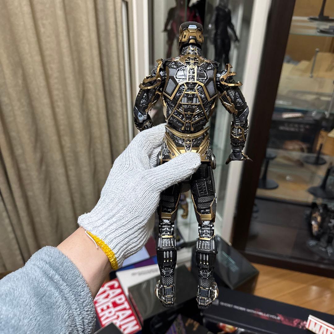 IRON MAN 3 BONES アイアンマン　ボーンズフィギュア