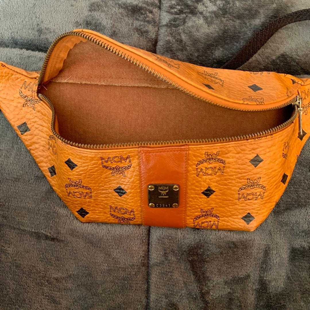 MCM ロゴプリント ボディバッグ