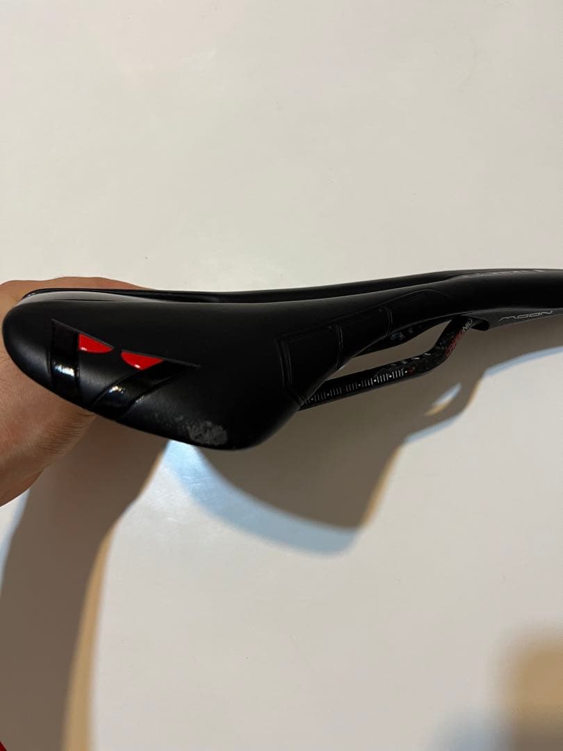 ASTVTE アスチュート MOON RACING カーボン サドル 軽量