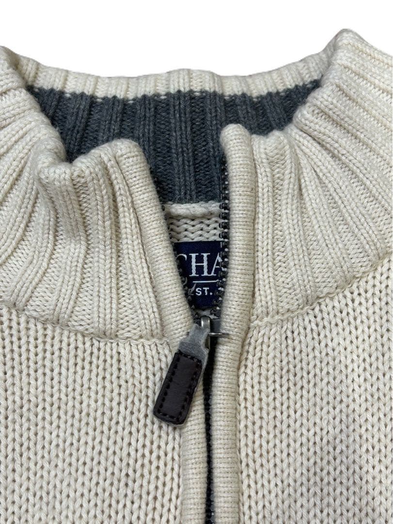 オフホワイト　ニットセーター