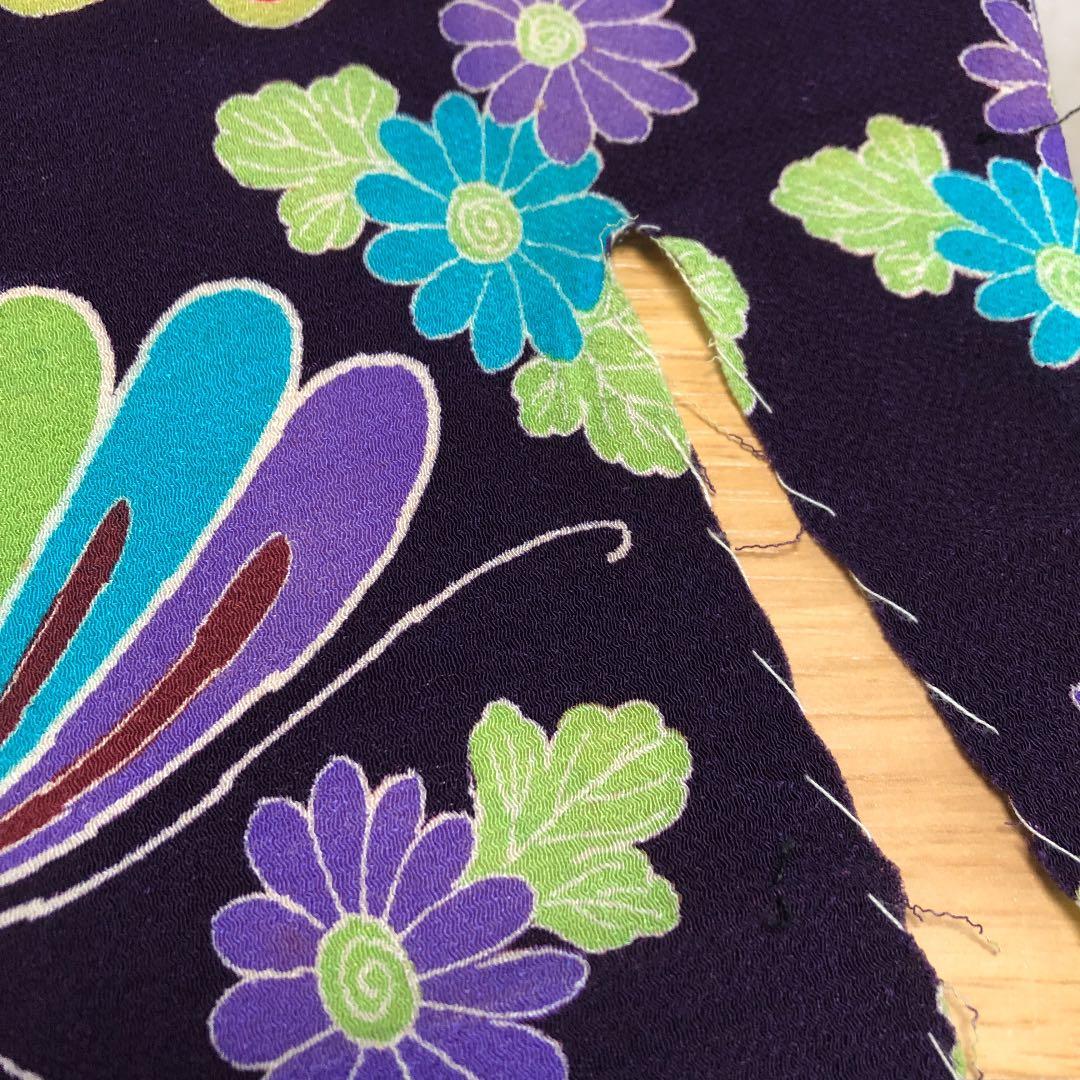 古布☆子供着物ハギレ☆鬼縮緬☆蝶と菊