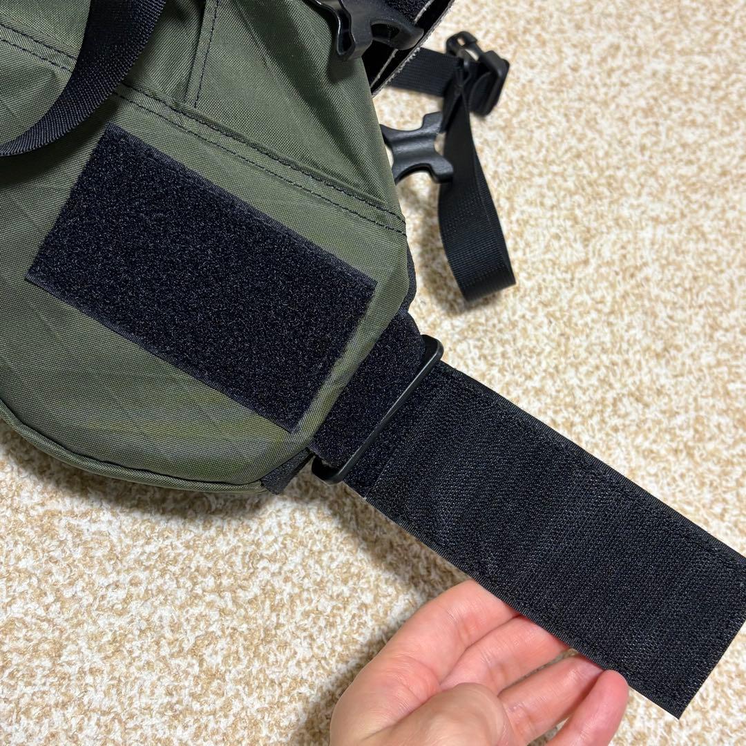 オリーブグリーン メッセンジャーバッグ